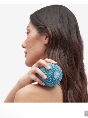 l*space Blue Spiky Vibrating Massage Ball